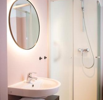 Sint-Gillis Hotel | Gillis Eight Guest Rooms by Romy&Travis
