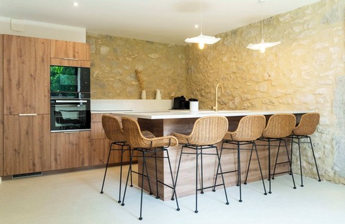 Premanon Apartment | Gite dans ferme en pierre en pleine nature. Confort et charme avec vue dégagée s