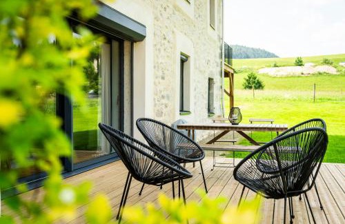Premanon Apartment | Gite de charme dans ancienne ferme en pierre