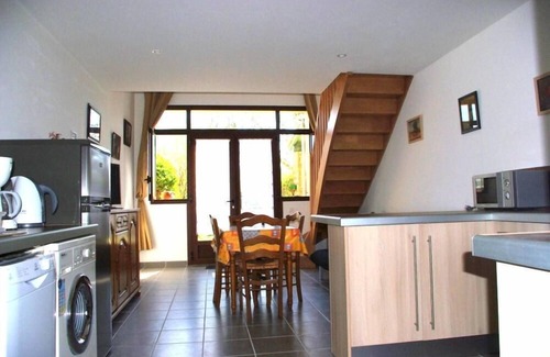 Saint-Saturnin-les-Avignon Cottage | Gite 2/3 persons in Provence, 10 km from Avignon.