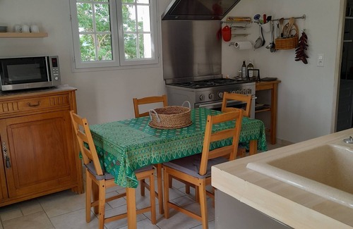 Mormoiron House | Gîte 'Les Vignes', heated swimming pool, breathtaking view at the foot of Mt Ventoux