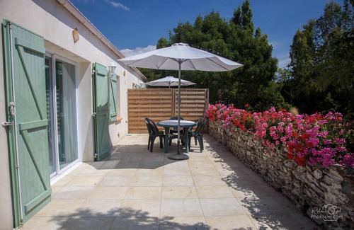 Olonne-sur-Mer Cottage | Gites Les Sables d'Olonne with heated swimming pool