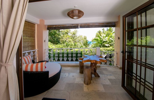 Glacis House | Glacis: Beach-front self-catering Villa