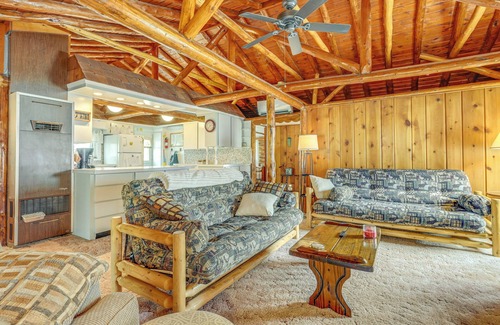Gladwin Cottage | Gladwin Lakefront Cottage w/Deck, Grill!