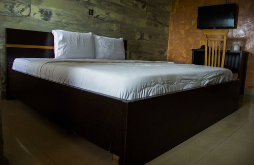 Ojokoro Hotel | Glasshouse Hotel and Suites
