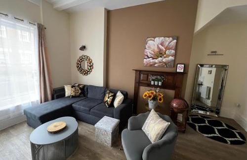 Glastonbury Apartment | Glastonbury Getaway, Ground Floor 1 BD Apt, Sleeps 3