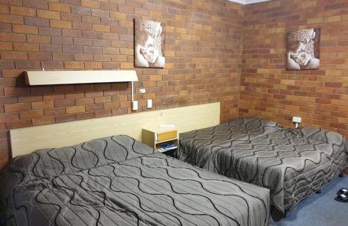 Glen Innes Hotel | Glen Innes Lodge Motel
