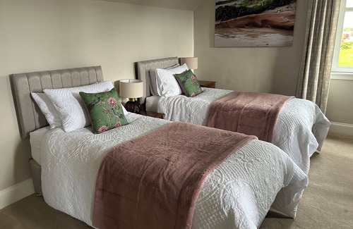 Nairn Bed & Breakfast | Glen Lyon Lodge Bed & Breakfast