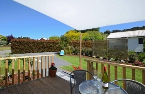 Glenbervie Cottage | GLENBERVIE COTTAGES- Puke Cottage Trendy 1 bedroom
