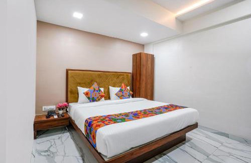 Vashi House | Glitz Hotels - Seven 7 Star
