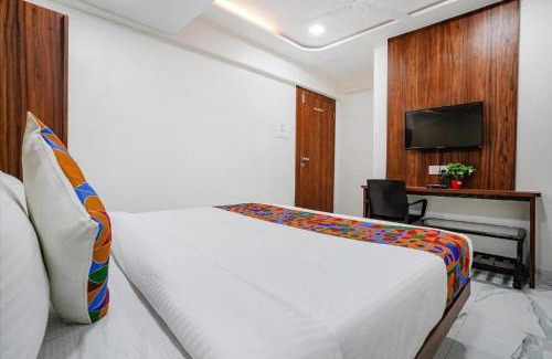 Vashi House | Glitz Hotels - Seven 7 Star