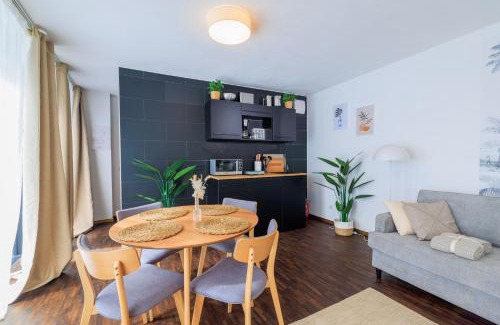 Innenstadt - Sankt Ulrich-Dom Apartment | Global Living - Design Apartment I Rathausplatz I Kitchen I Augsburg