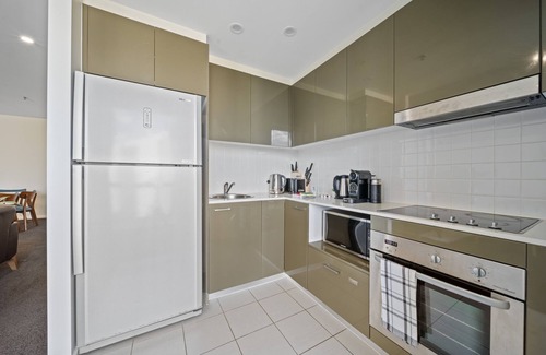 City West Apartment | Glorious Central Canberra 1-Bed with Pool & Sauna