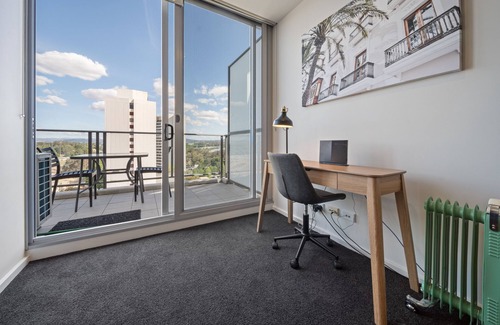City West Apartment | Glorious Central Canberra 1-Bed with Pool & Sauna