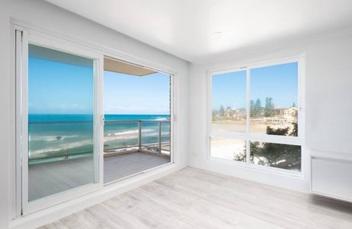 Cronulla Apartment | Gobsmacking Views with Direct Beach Access 2
