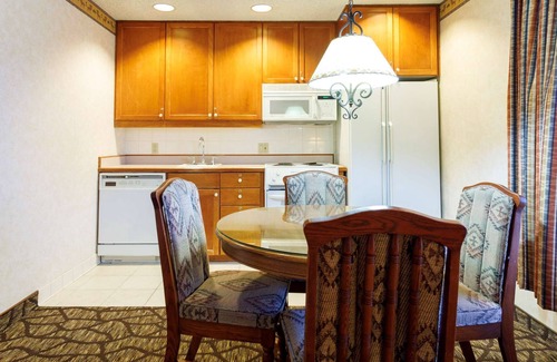 Elko Hotel | Gold Country Inn and Casino by Red Lion Hotels