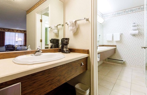Elko Hotel | Gold Country Inn and Casino by Red Lion Hotels
