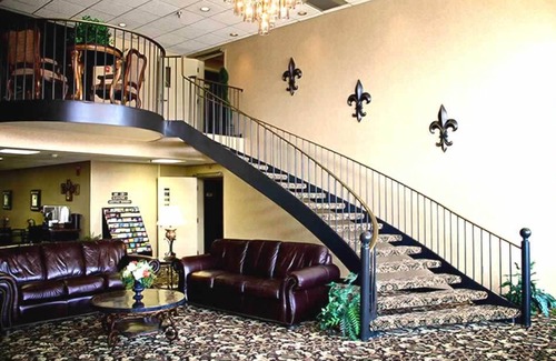 Radcliff Hotel | Gold Vault Inn