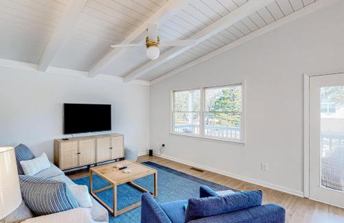 Tranquil Harbour House | Golden Oasis
