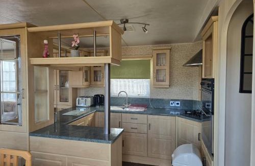 Chapel Saint Leonards Apartment | Golden Palm Resort