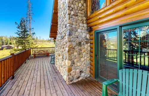 Grand Lake House | Golden Pine Place
