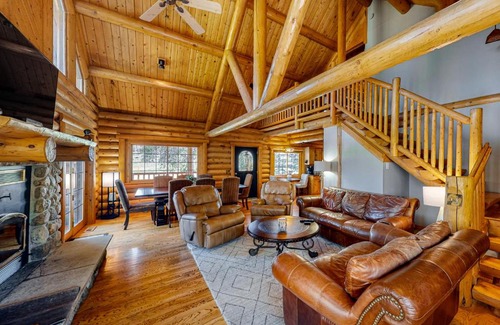 Grand Lake House | Golden Pine Place
