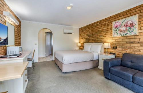 Golden Square Hotel | Golden Square Motor Inn