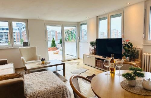 Novi Beograd Apartment | Golden Sunset Terrace Apartment Ana