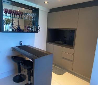 Areia Preta Hotel | Golden Tower - Flat a Beira Mar