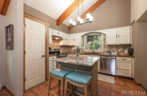 Bismarck House | Golf course view!