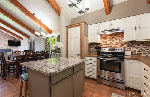 Bismarck House | Golf course view!
