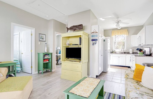 Summer Village Cottage | "Gone Coastal" Cozy 2-bedroom cottage in Summer Village