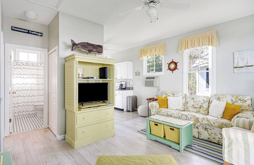 Summer Village Cottage | "Gone Coastal" Cozy 2-bedroom cottage in Summer Village