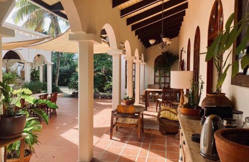 Santa Barbara House | Goood Resort