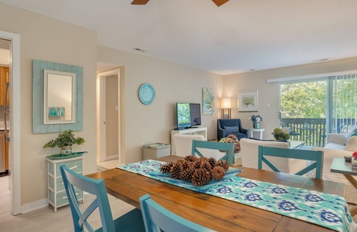 South Beach Condo | Gorgeous 1 Bedroom Villa in the Bluff Villas, Sea Pines.
