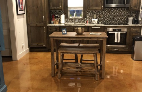 Gruene House | Gorgeous 2 bedroom Casita on the Guadalupe River walking distance from Gruene.