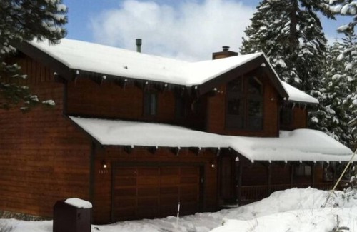 Kings Beach House | Gorgeous 4 BR Kingswood Estates Home - Family & Pet Friendly!