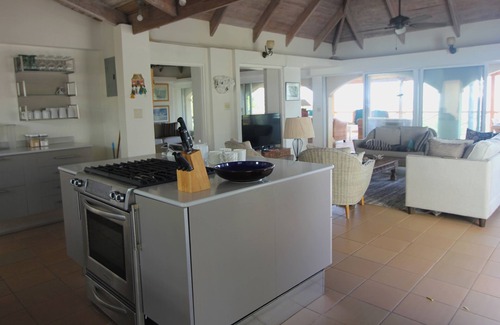 English Harbour House | Gorgeous 5 Bedroom House with Pool on Beach in English Harbour