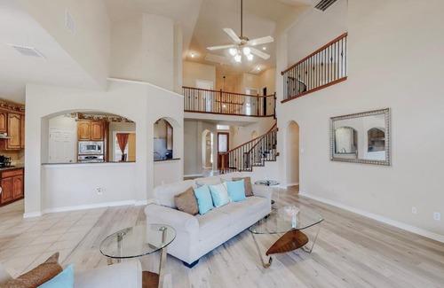 Plano Villa | Gorgeous 6 Bedroom Plano Home