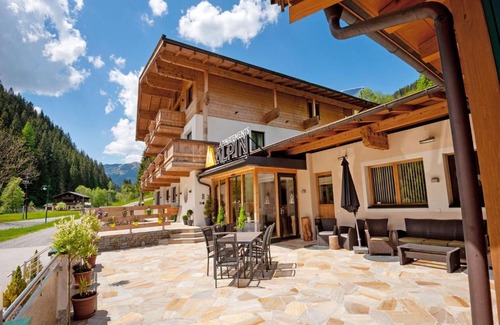 Saalbach Apartment | Gorgeous Apartment in Saalbach with Sauna near Ski Slopes