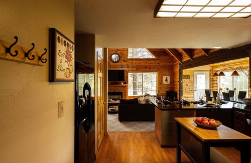 Long Valley Junction Cabin | Gorgeous cabin getaway near Zion and Bryce Canyon National Park.