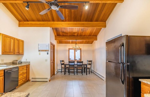 Sunday River Area House | GORGEOUS HOME ACROSS THE STREET FROM THE TRAIL