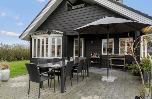 Skaven Strand House | Gorgeous home in Tarm with sauna