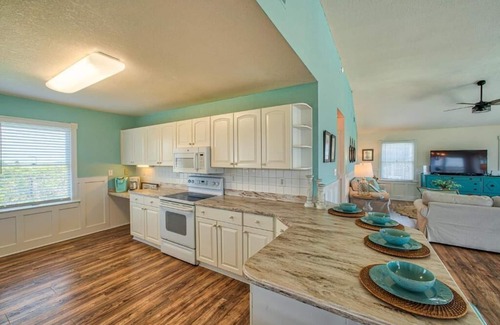 Avon House | Gorgeous Semi-Oceanfront - Amazing Ocean Views - Hot Tub~ Pirate Mini Golf- Avon