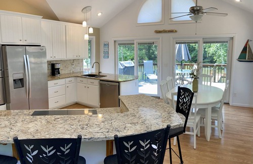 Mears House | Gorgeous Waterfront 4Bed Home on the Channel from Silver Lake and the Sand Dunes