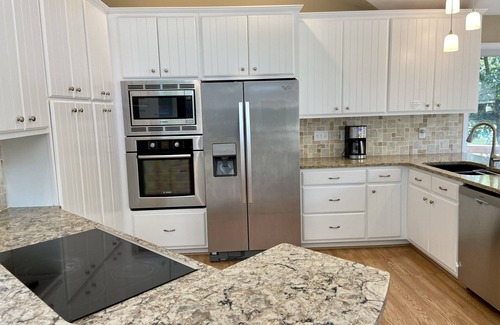 Mears House | Gorgeous Waterfront 4Bed Home on the Channel from Silver Lake and the Sand Dunes