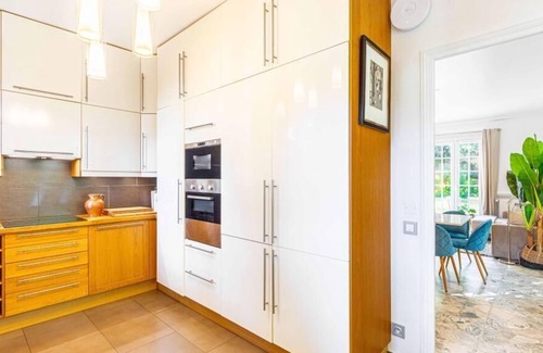 Meudon Apartment | Grand Apartement with Private Garden, 15' to Eiffel