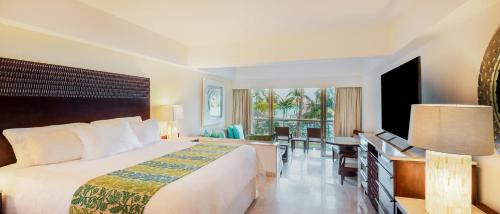 Punta Cancun Resort | Grand Fiesta Americana Coral Beach Cancun - All Inclusive