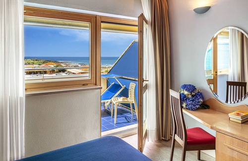 Tirrenia Hotel | Grand Hotel Continental