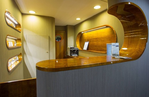 Felheviz Boat Rental | Grand Jules Boat Hotel Budapest